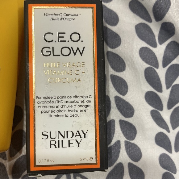 Beauty sample bundle - Picture 2 of 6